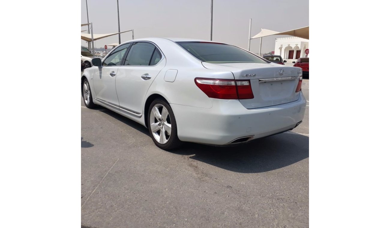 Lexus LS460