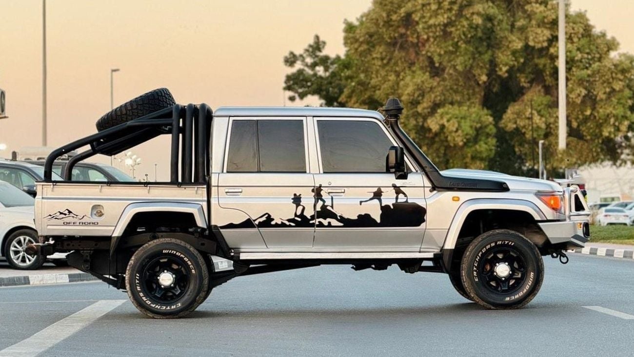 تويوتا لاند كروزر بيك آب -