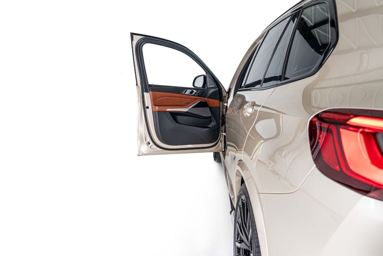 BMW X5 M50i 4.4L Service History- Exclusive colour -M Sport Package