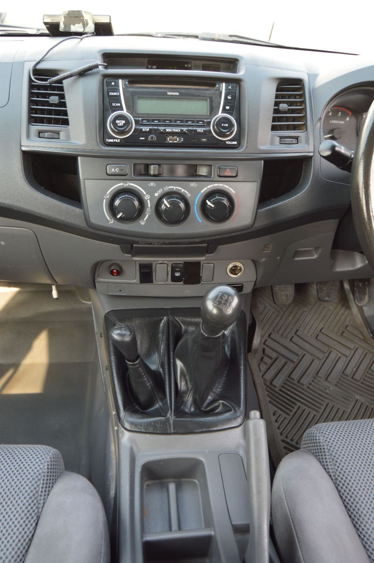 Toyota Hilux Double cabin 3.0L, perfect inside and outside