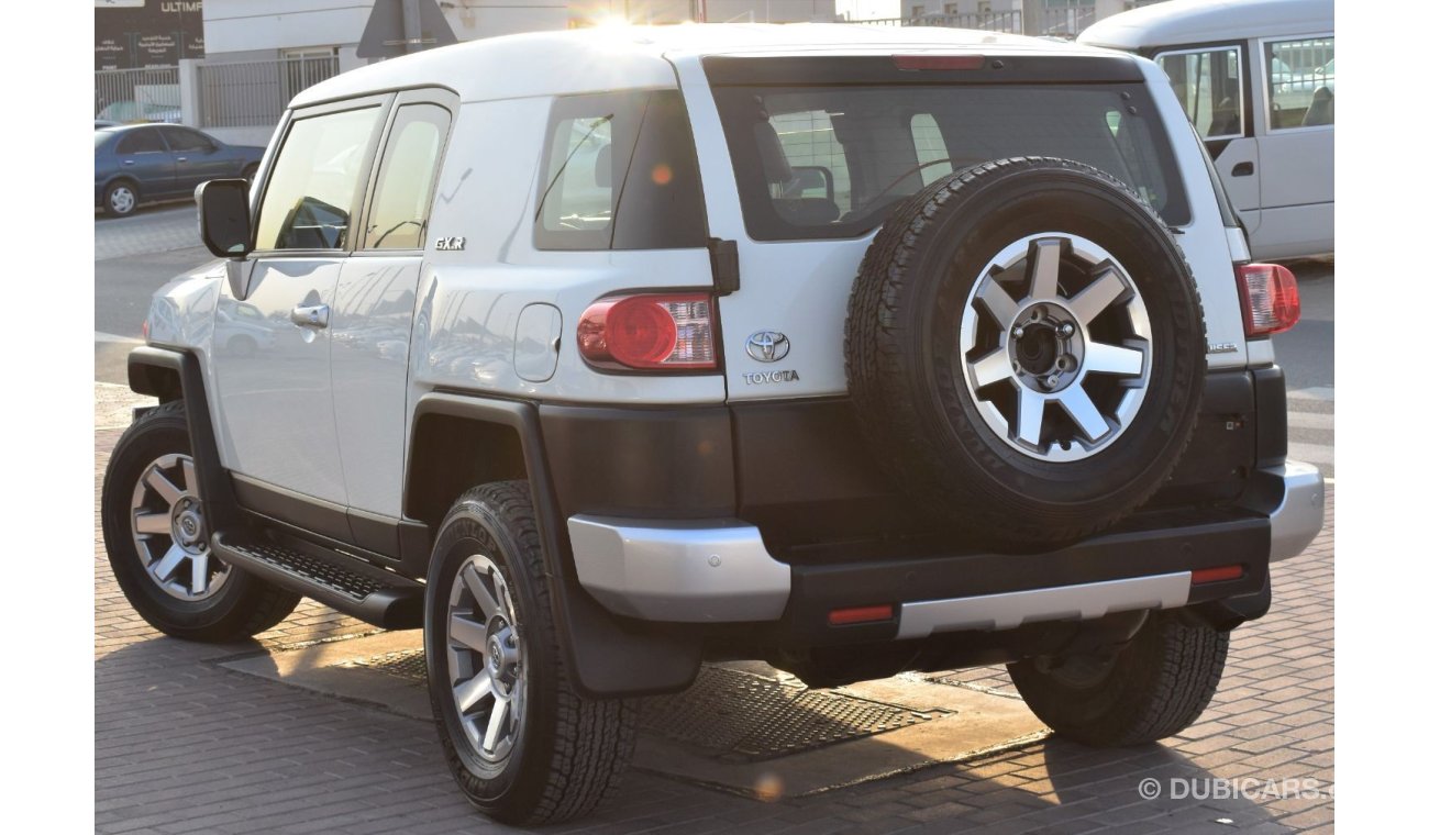 Toyota FJ Cruiser تويوتا اف جي