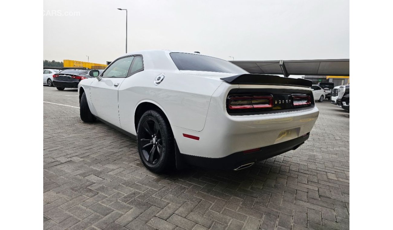 Dodge Challenger SXT v6