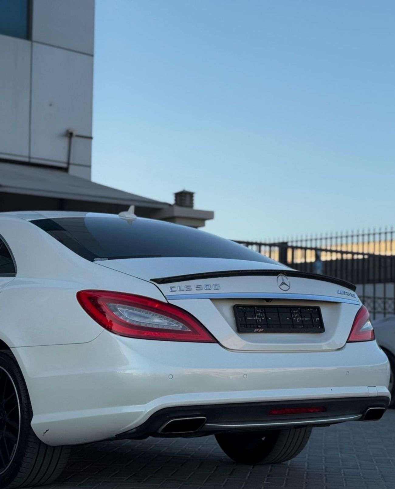 مرسيدس بنز CLS 500 Std 4.7L