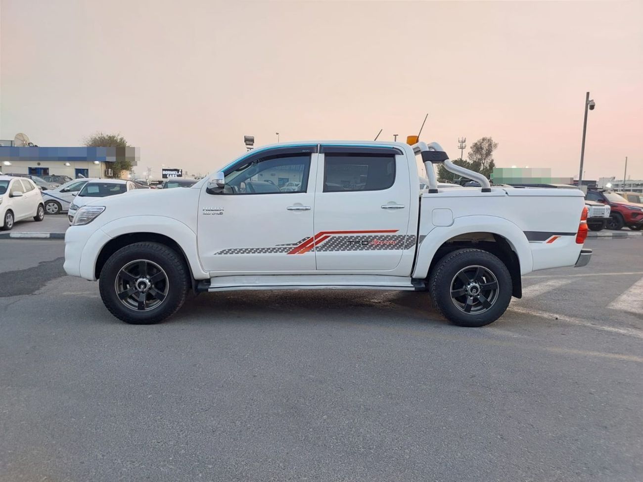 Toyota Hilux TOYOTA HILUX PICKUP RHD 2014 MODEL 3.0 L DIESEL AUTOMATIC(PM37634)