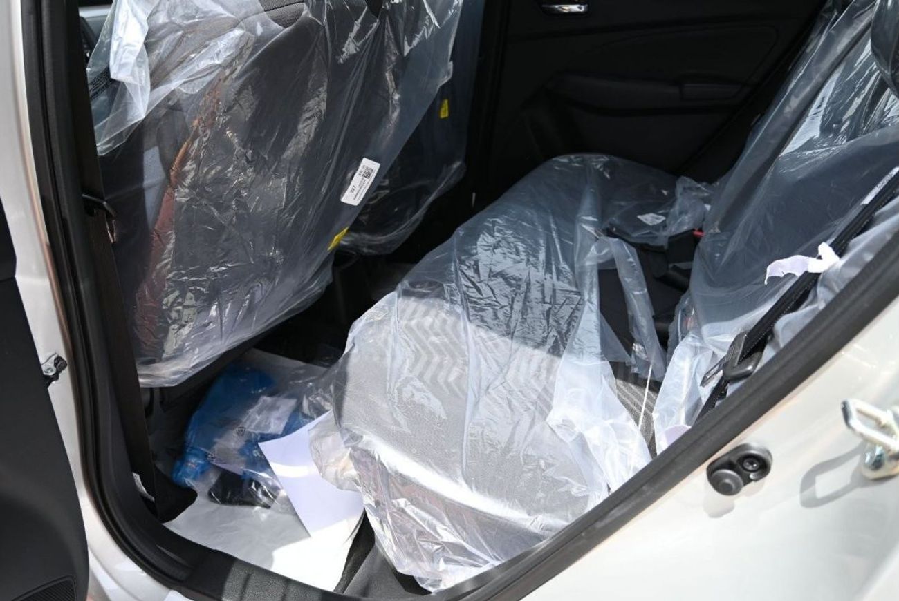 سوزوكي سويفت سوزوكي سويفت 1.2 لتر بنزين ، هاتشباك ، دفع أمامي ، 4 أبواب ، بدء الدفع ، وسادة هوائية مزدوجة ، حساسا