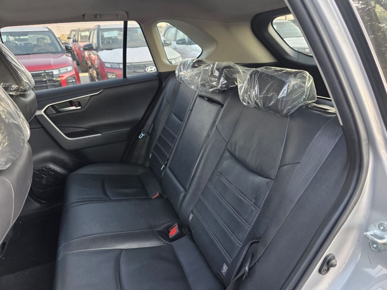 تويوتا راف ٤ EXPORT ONLY 2.0 ENGINE PETROL ENGINE 2WD FULL OPTION RAV4 CRUISER