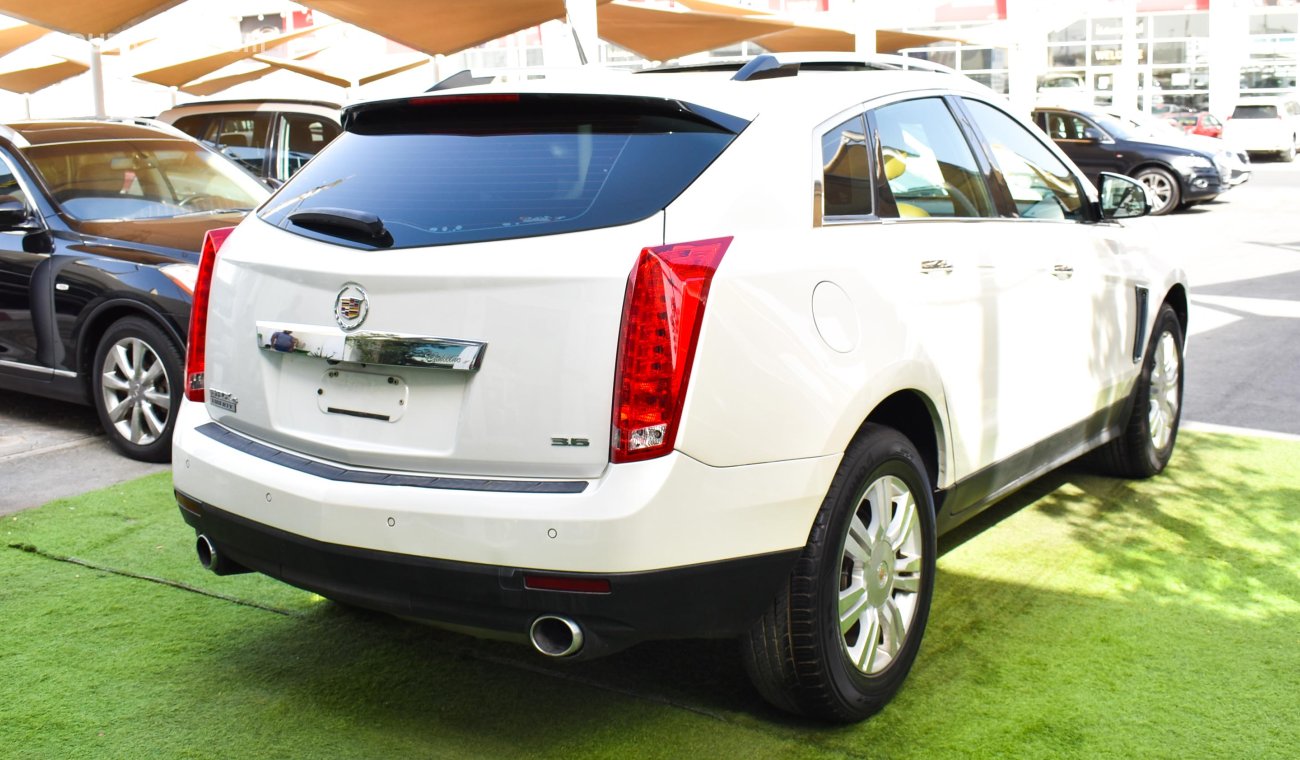 Cadillac SRX Gulf model 2015, full option, leather, panorama, cruise control, wheels, in excellent condition