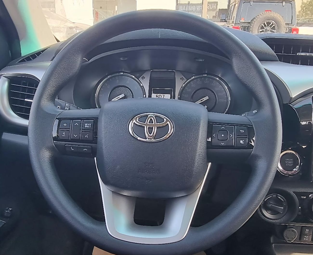 Toyota Hilux TOYOTA HILUX 2.4L DIESEL DOUBLE CABIN 4X4 GLX FULL OPTION MY 2025