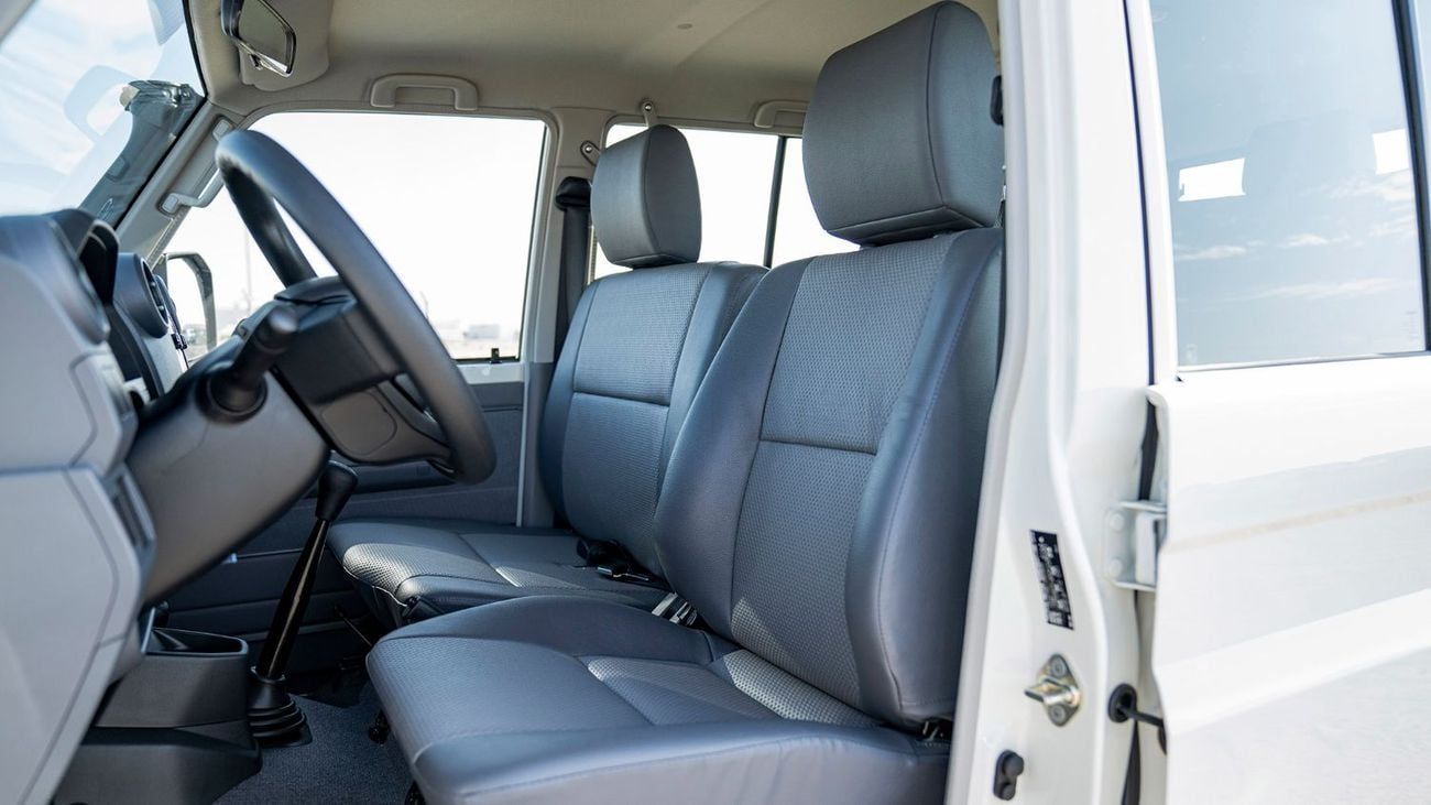 تويوتا لاند كروزر 70 Toyota LC76 Hard Top 4.2L Diesel V6 5doors MY2025