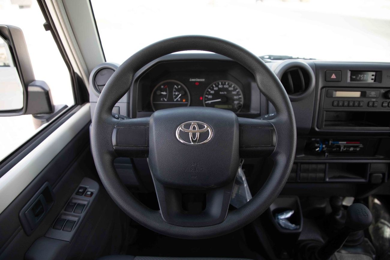 تويوتا لاند كروزر 70 2025 Toyota LC76 Hardtop 4.2L - 5 Door - Manual - White Inside Bluish Grey | Export Only