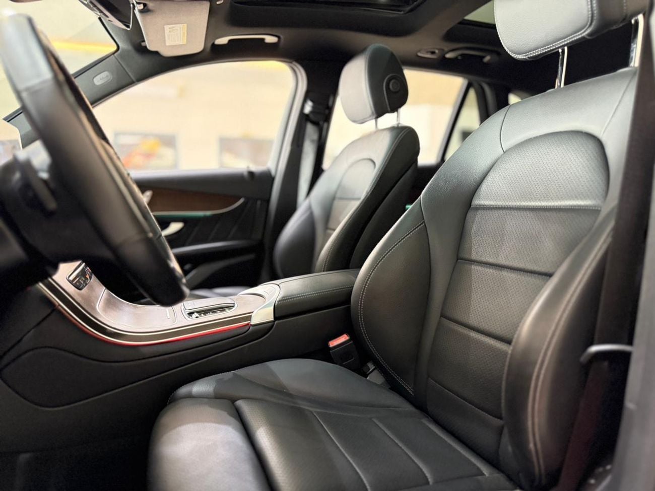 Mercedes Benz GLC 300 STD (NON GCC) 4MATIC 2.0L 1,675 AED Monthly II Mercedes GLCC300 2022  II 0% Down Payment  II Still U