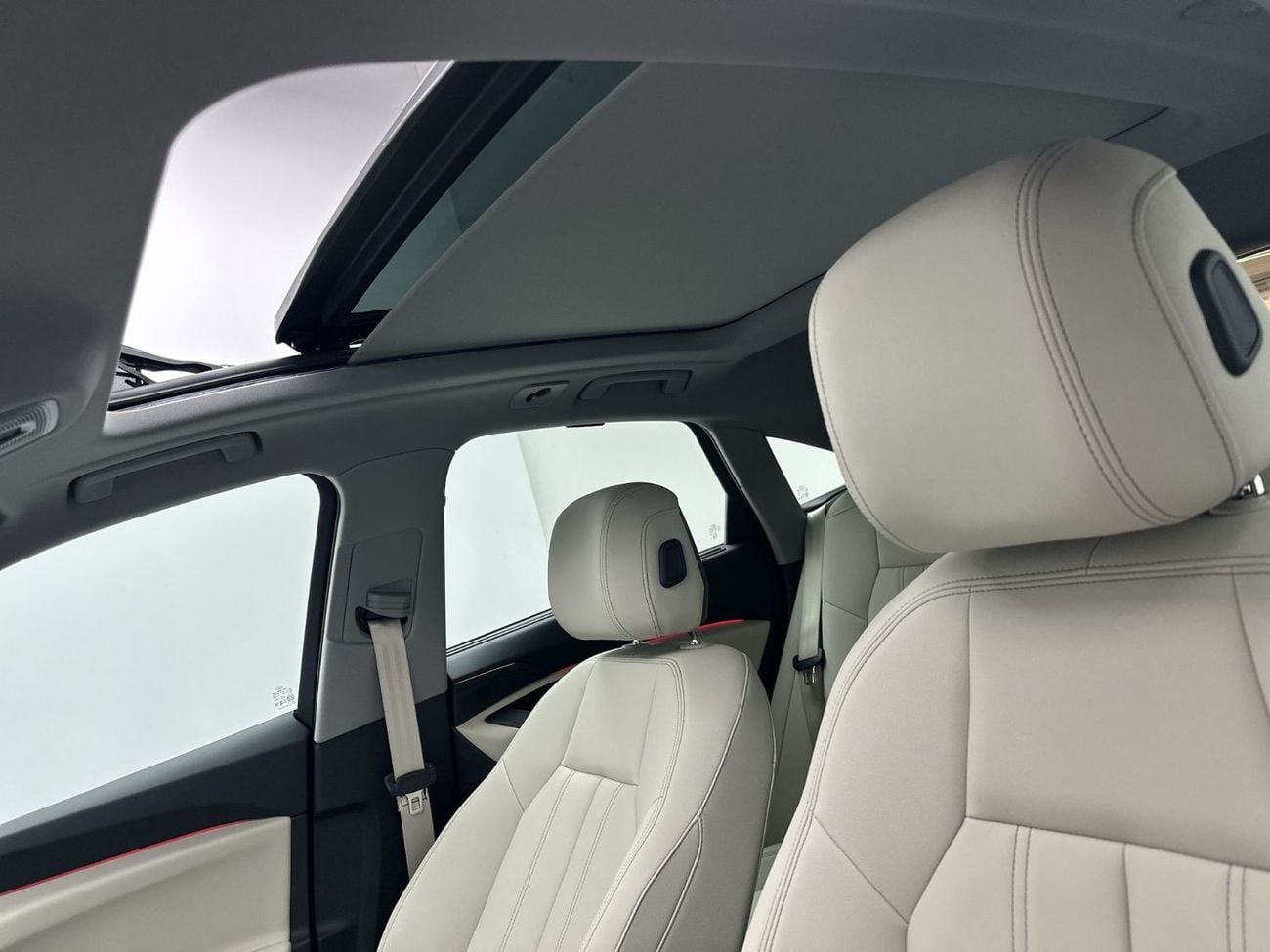 أودي Q5 Q5 Sportback TFSI quattro 204hp (Ref# 68708)