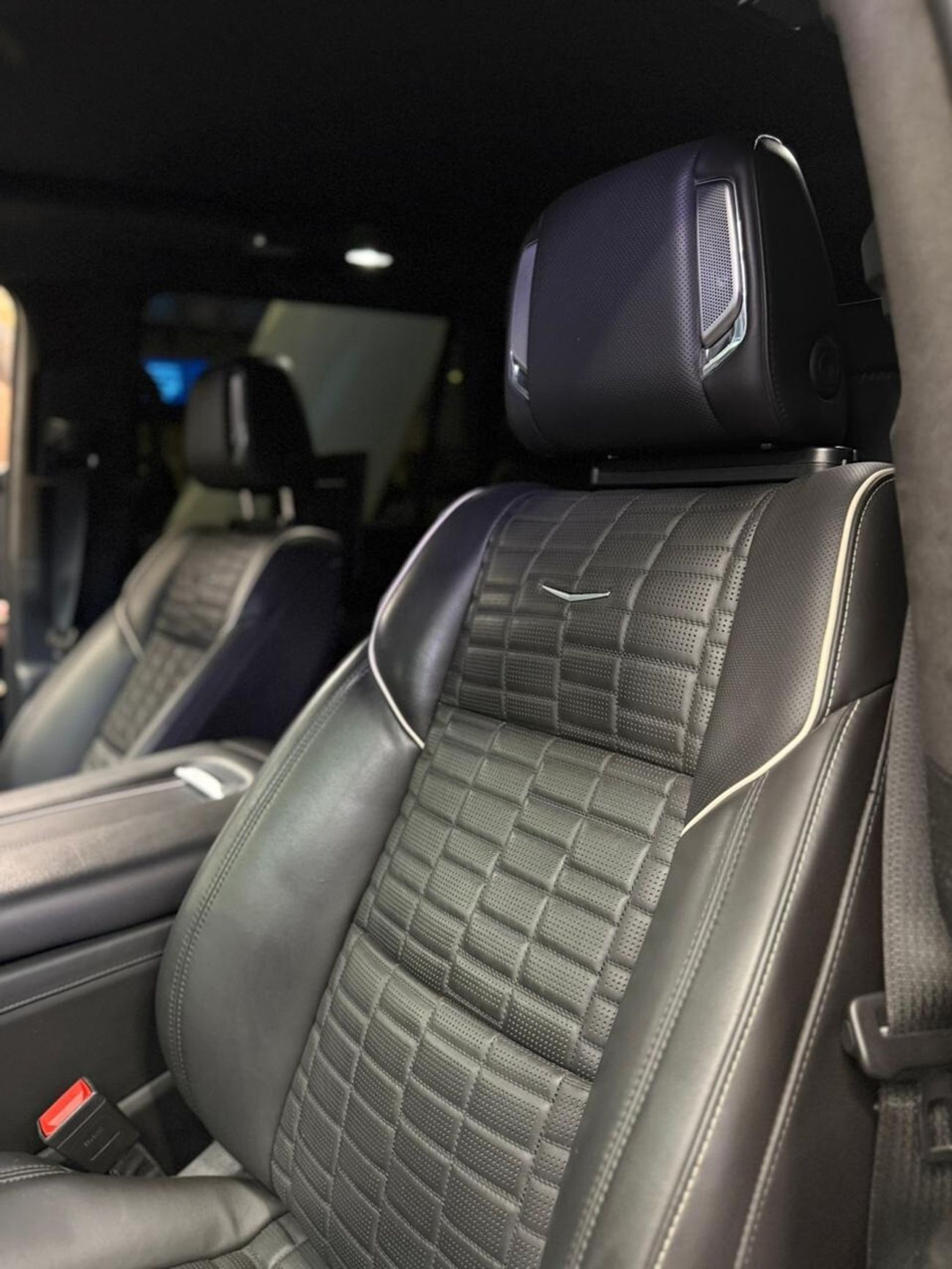 كاديلاك إسكالاد Premium Luxury Platinum 6.2L 4WD