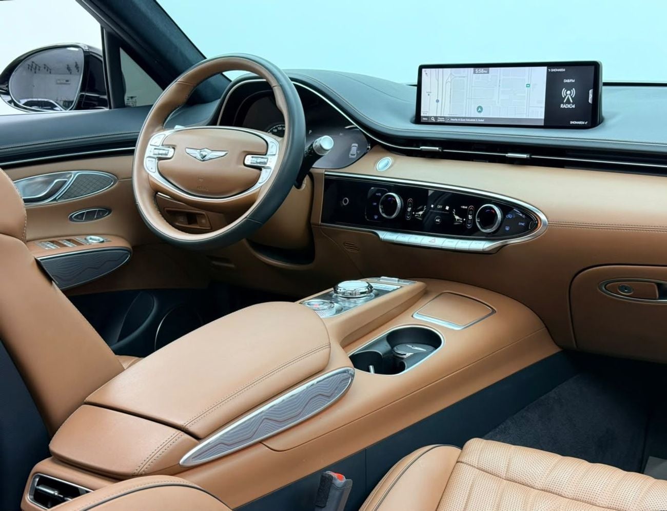 Genesis GV70 PRESTIGE 2023 Genesis GV70 Platinum Sport, 1 Year Unlimited Kilometer Warranty, GCC Specs.
