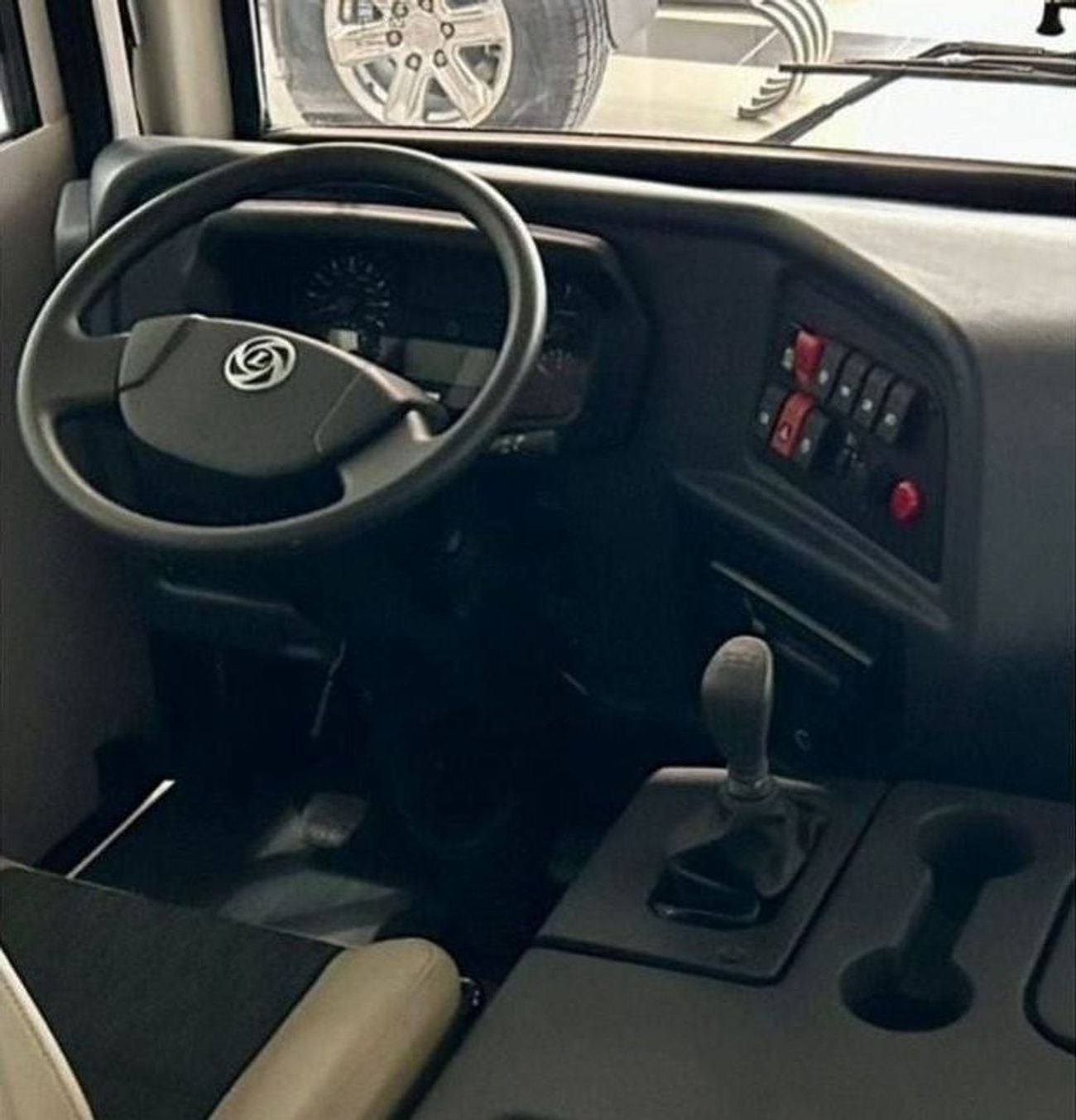 Ashok Leyland Gazl 3.0L 26 seats GCC specs 2026