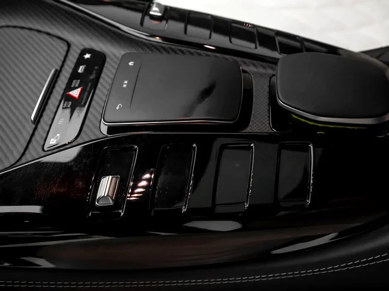 مرسيدس بنز أي أم جي جي تي 63 SE Performance (4 Door)