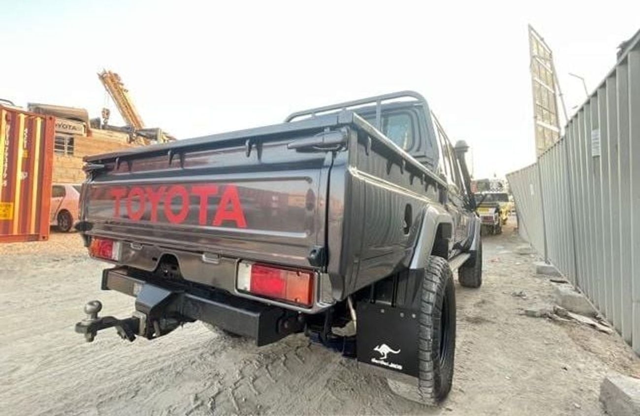 Toyota Land Cruiser Pick Up DIESEL 4.5 LITER ,RIGHT HAND DRIVE ,ONLY FOR EXPORT AVAILABLE