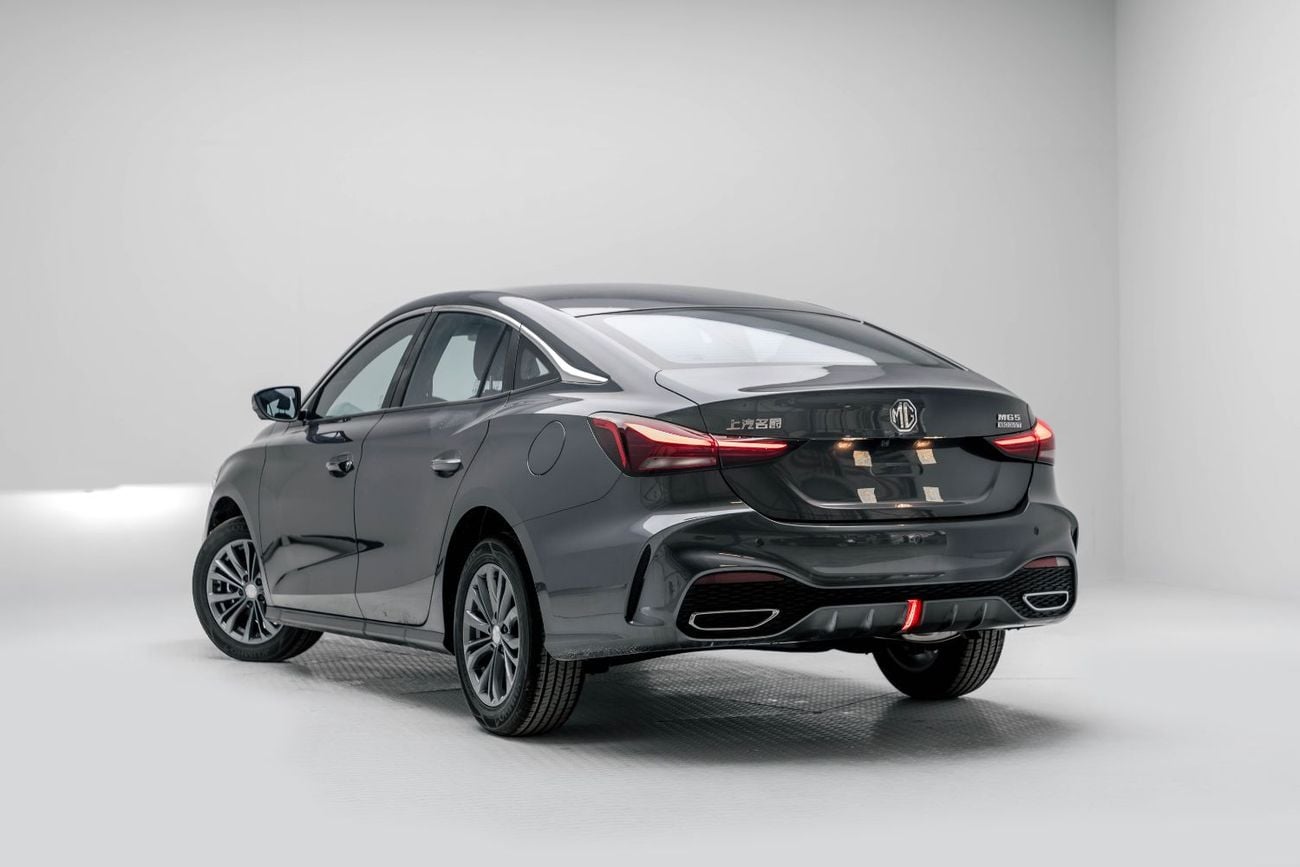 أم جي 5 LUXURY 1.5L - GREY INSIDE BLACK | EXPORT ONLY