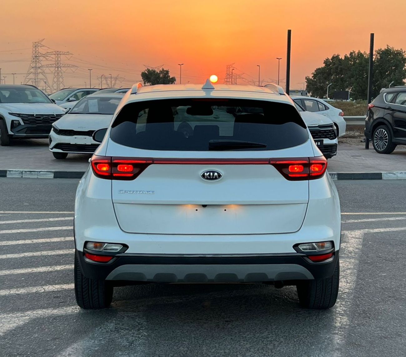 Kia Sportage 2021  Kia  Sportage Mioption-Rear Camara -2.4L-V4- Leather Seat -  2 Key -