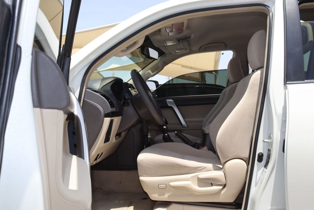Toyota Prado EXR 4.0L 4WD Toyota Prado - 2019 - GCC - 4.0L - 6 (V )- 7 Seats - 4*4 - Excellent Condition Inside a
