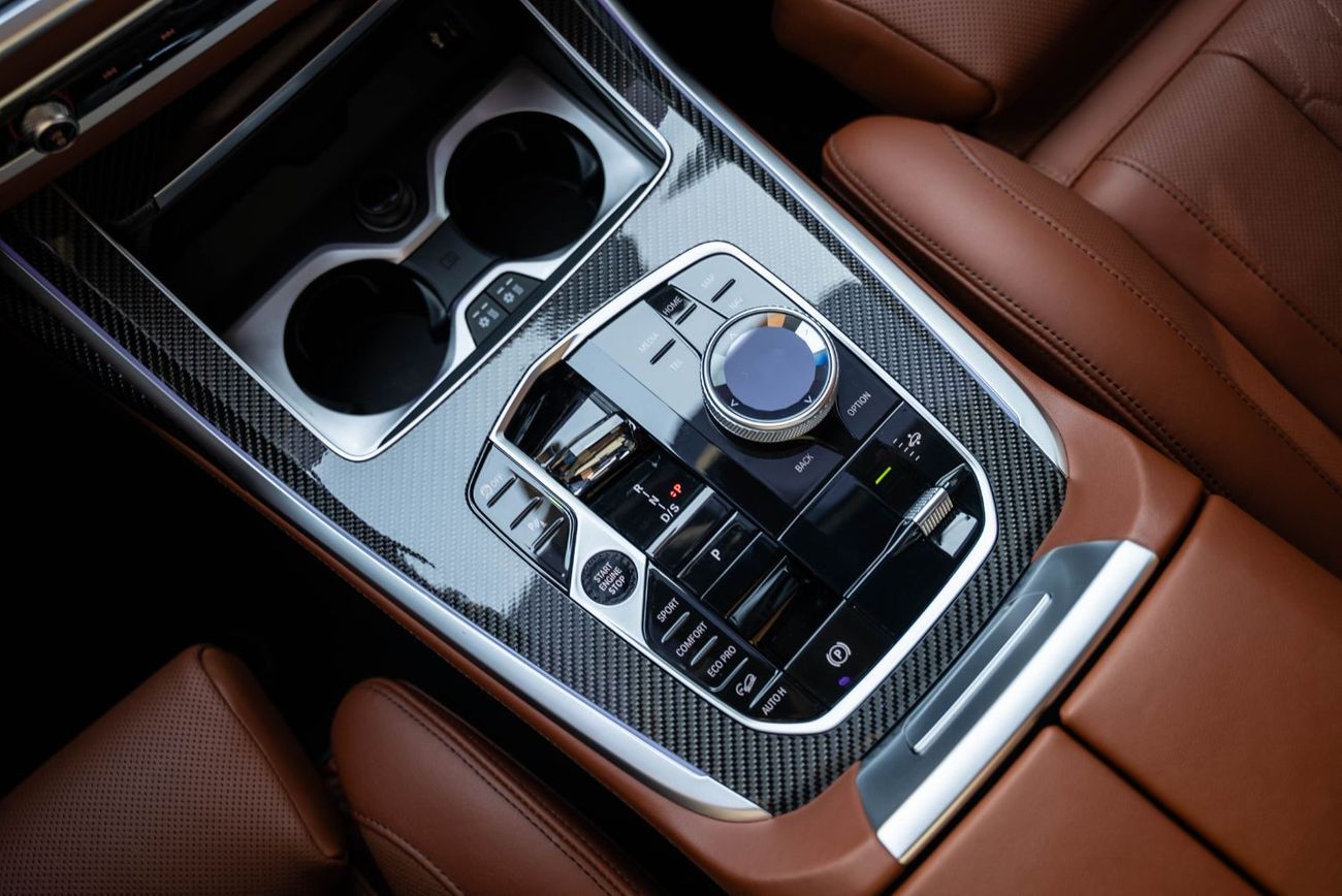 بي أم دبليو X7 xDriveM60i (6 Seats)