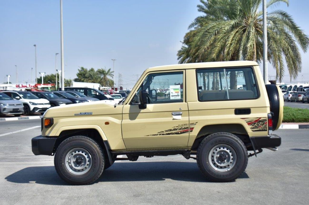 تويوتا لاند كروزر 70 2024 Model Toyota Land Cruiser Hard Top V6 4.0L Petrol 7 Seater Manual Transmission - Euro 4