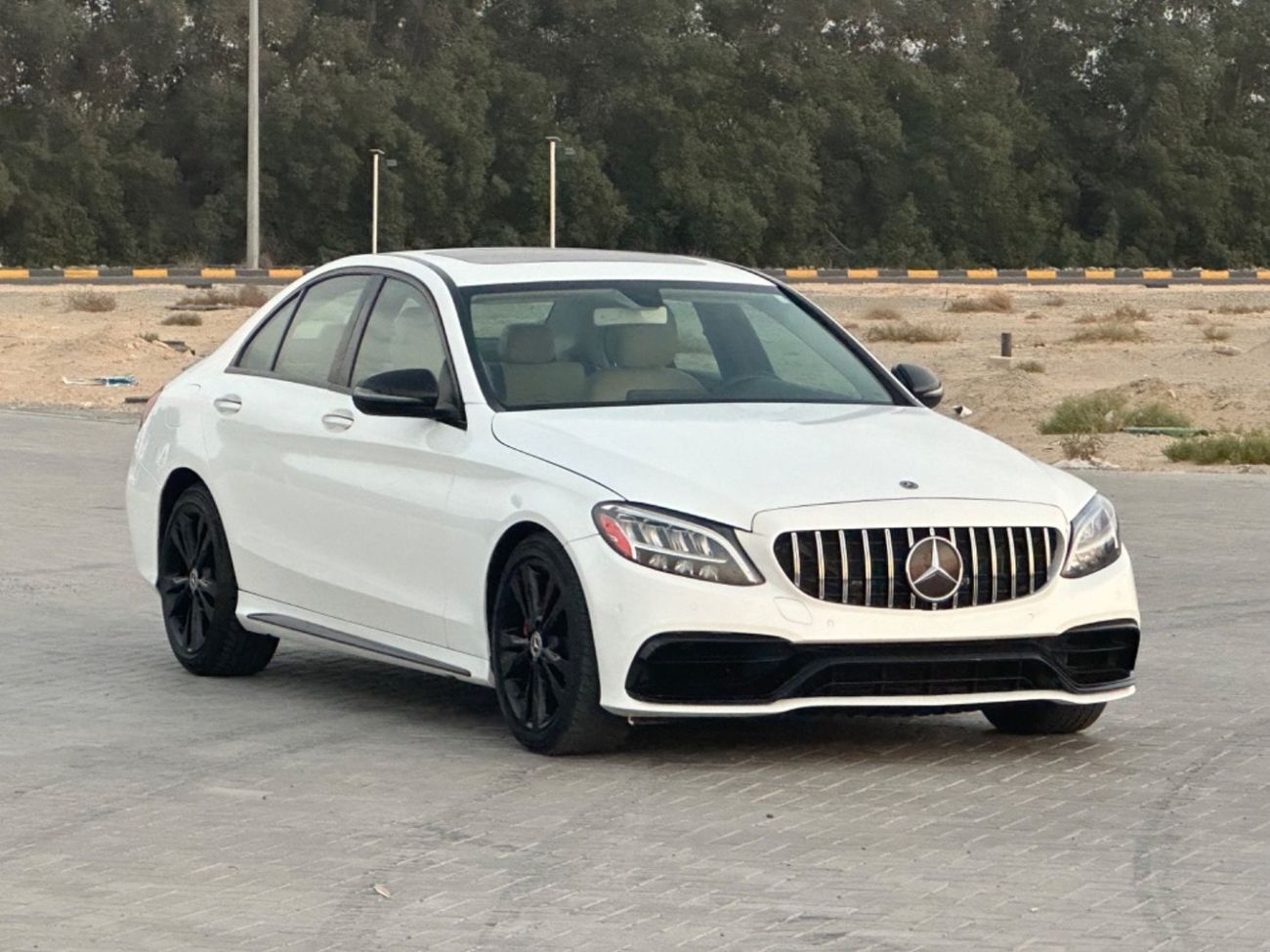 مرسيدس بنز C 300 AMG Pack 2.0L