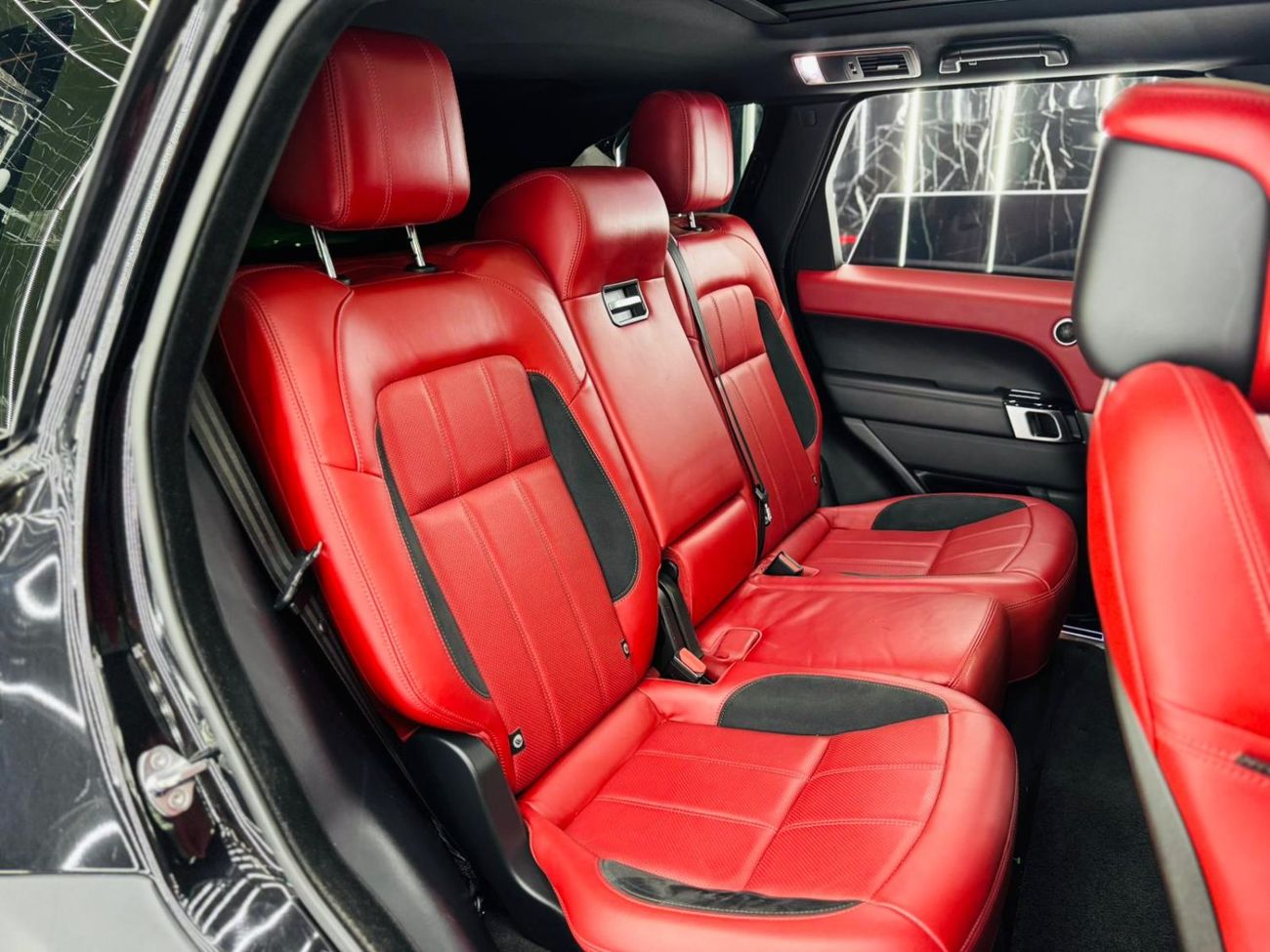 لاند روفر رينج روفر سبورت HSE Dynamic 3.0L 2020 Range Rover Sport HSE Dynamic, Warranty, Excellent Condition, GCC