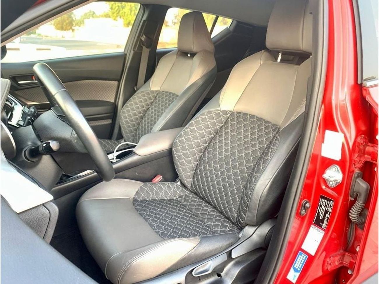 Toyota CHR Toyota C-HR Hybrid ,2023 (1.8L) GCC Specs Full Option