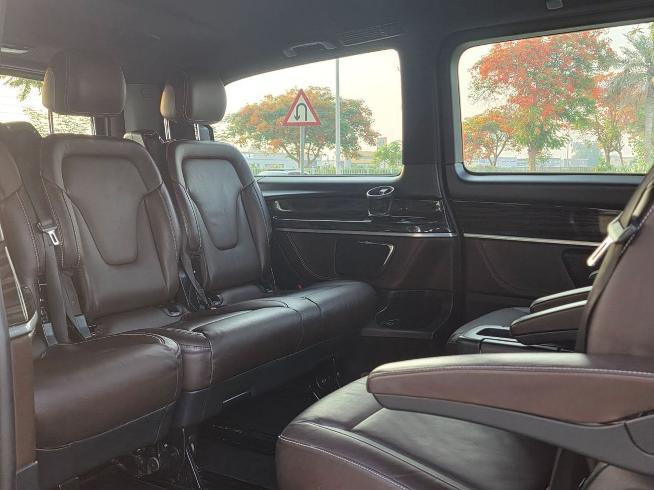 Mercedes-Benz V 250 gcc specs