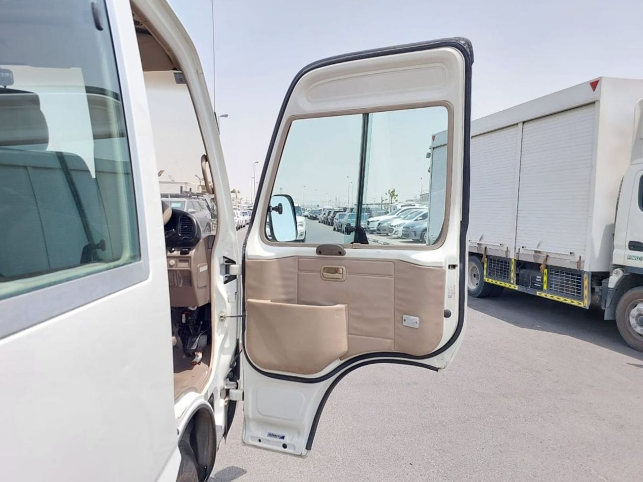 Toyota Coaster TOYOTA COASTER BUS RHD 2000 MODEL 4.2 L DIESEL MANUAL(PM01096)