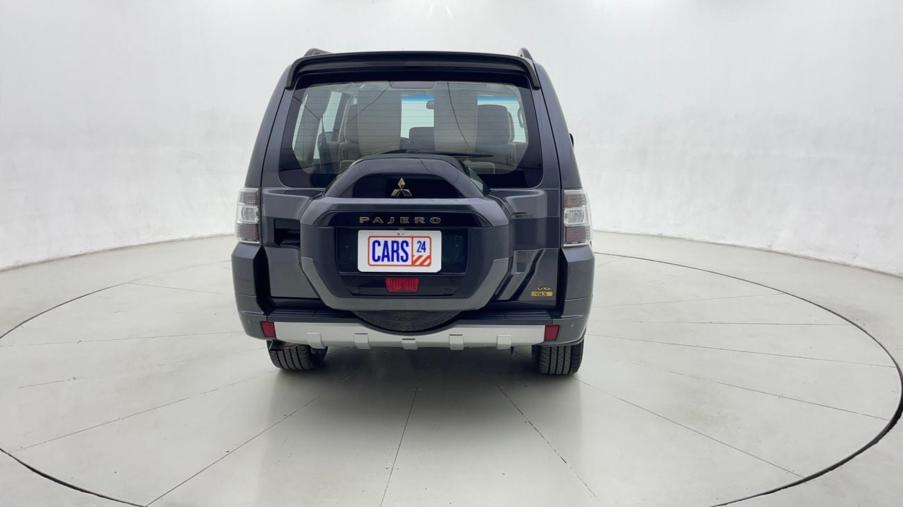 ميتسوبيشي باجيرو 2022 GLS MIDLINE | AED 1100/Month | 0 DP | 30 Day Return | Warranty | Service History