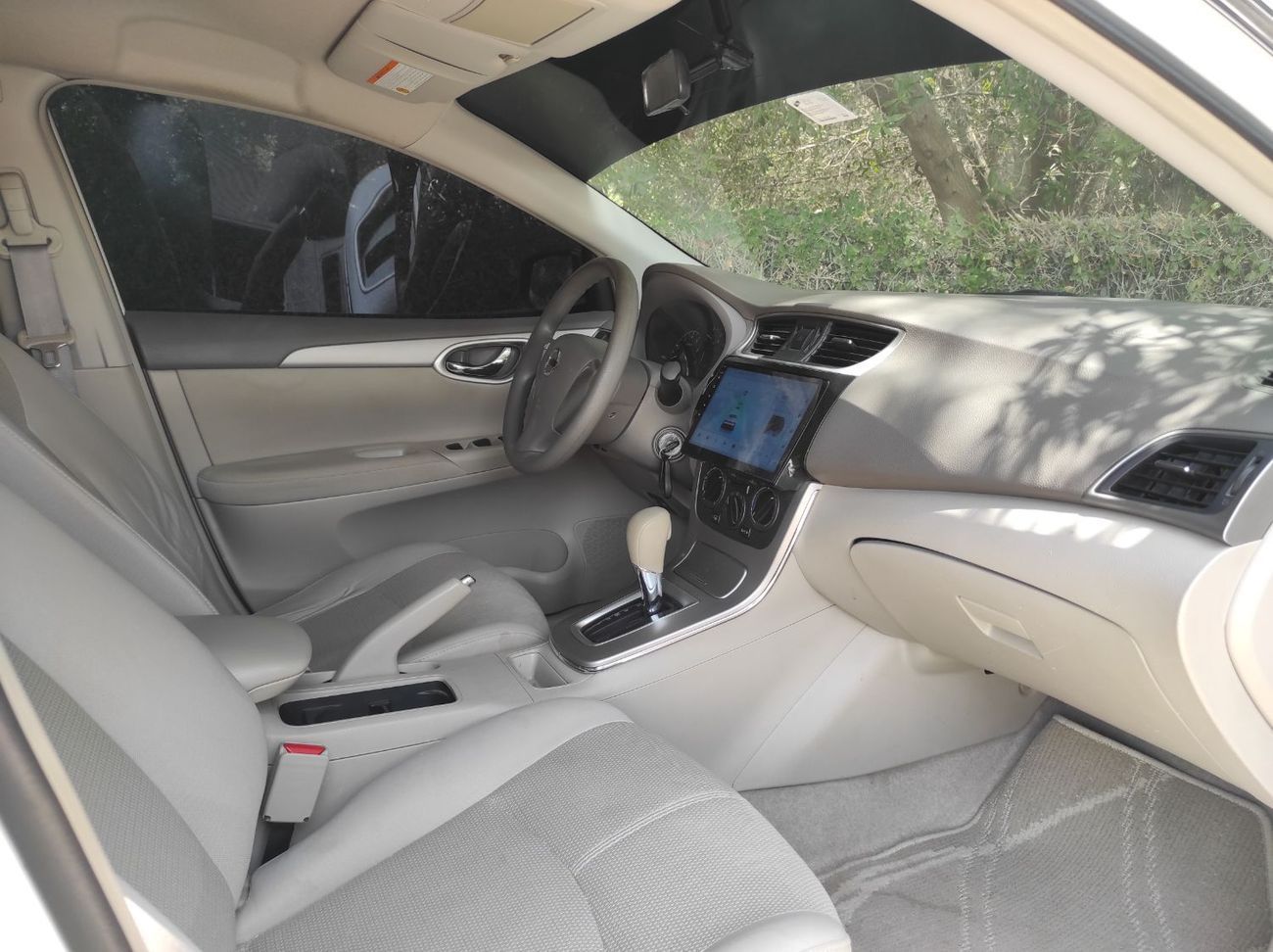 Nissan Sentra SV 1.8L Nissan Sentra 2016 Gcc V4 full automatic fast owner clean car