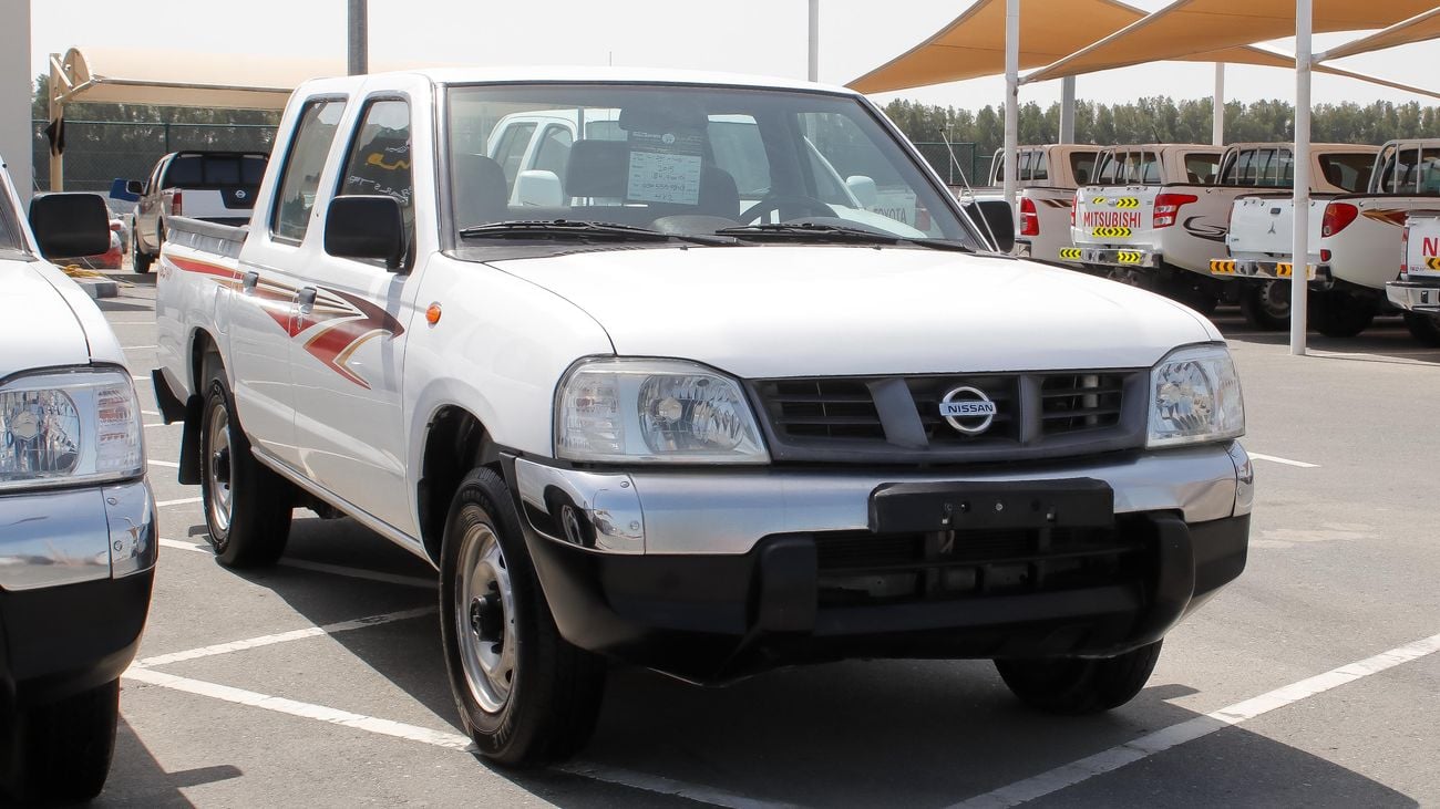 نيسان بيك آب nissan pickup 4x2 Gcc specs, free accident