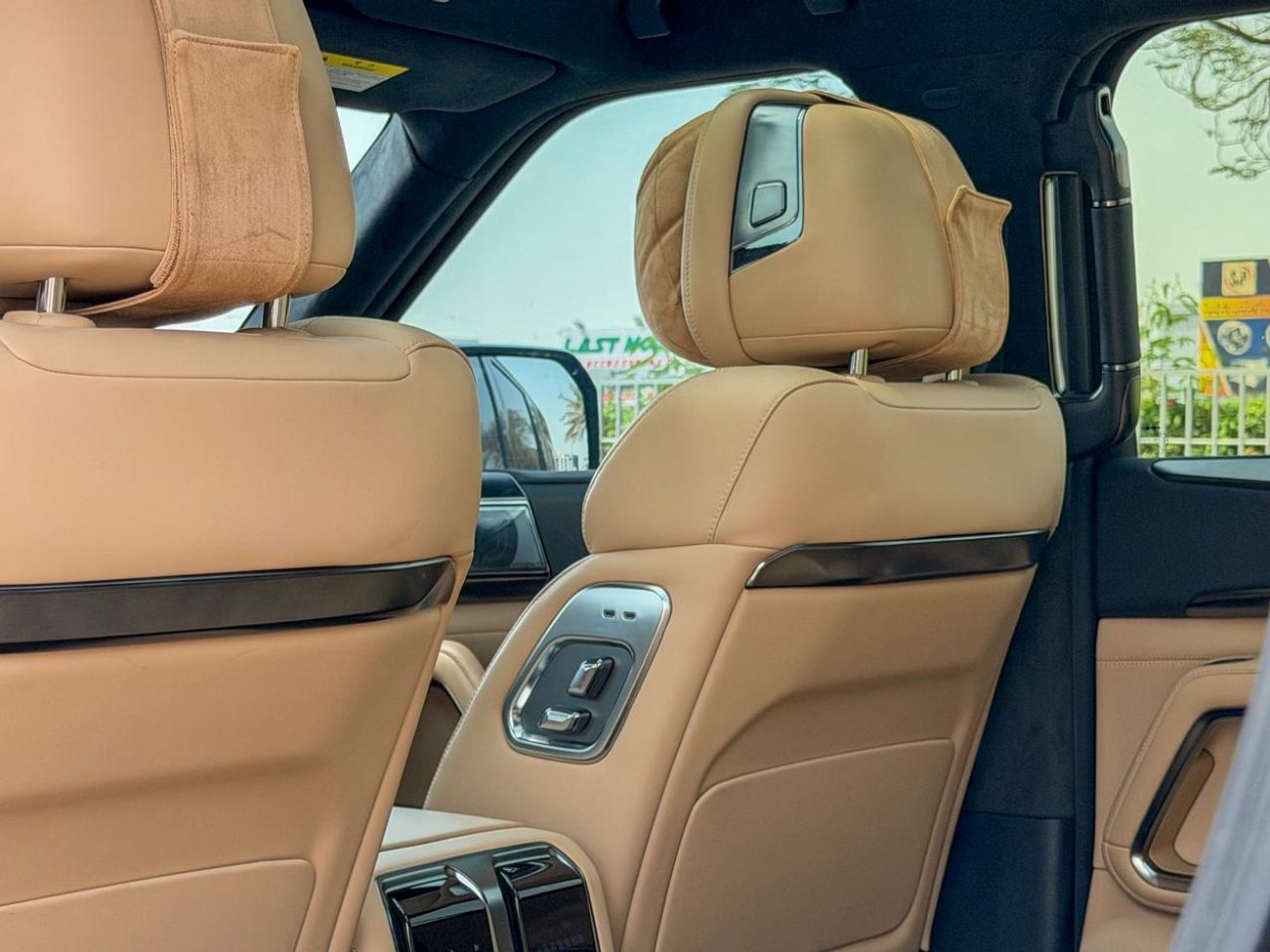 BYD Leopard 8 Smart and Brave Flagship Edition (7 Seats) 2024 BYD Leopard 8 flagship | 2.0L Hybrid (Plug-In) | 939