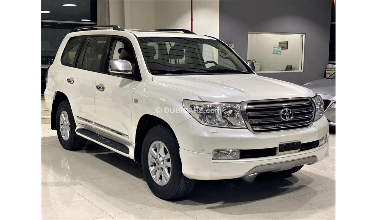 Toyota Land Cruiser TOYOTA LAND CRUISER 2011 GXR V6 GCC WITH SUNROOF
