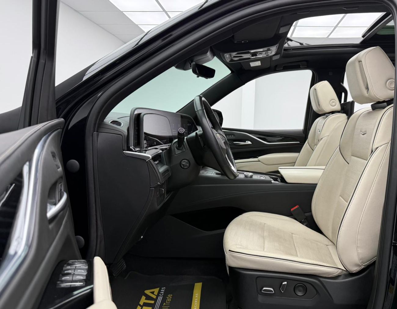 Cadillac Escalade 2023 Cadillac Escalade Platinum Luxury, 2028 Cadillac Warranty + Service Pack, Low Km, GCC