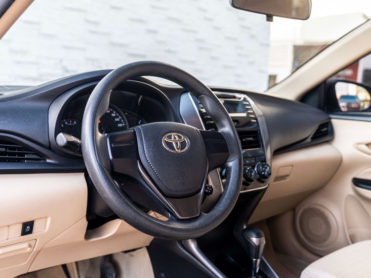 تويوتا يارس 1.5L E