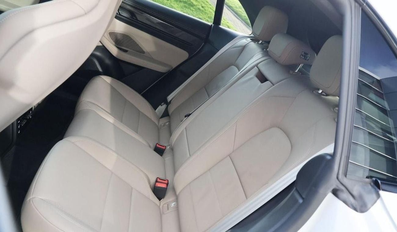 بورش ماكان Electric Estate 470kW Turbo RIGHT HAND DRIVE