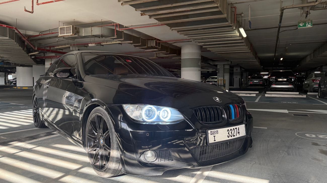 بي أم دبليو 330i GCC I Convertible