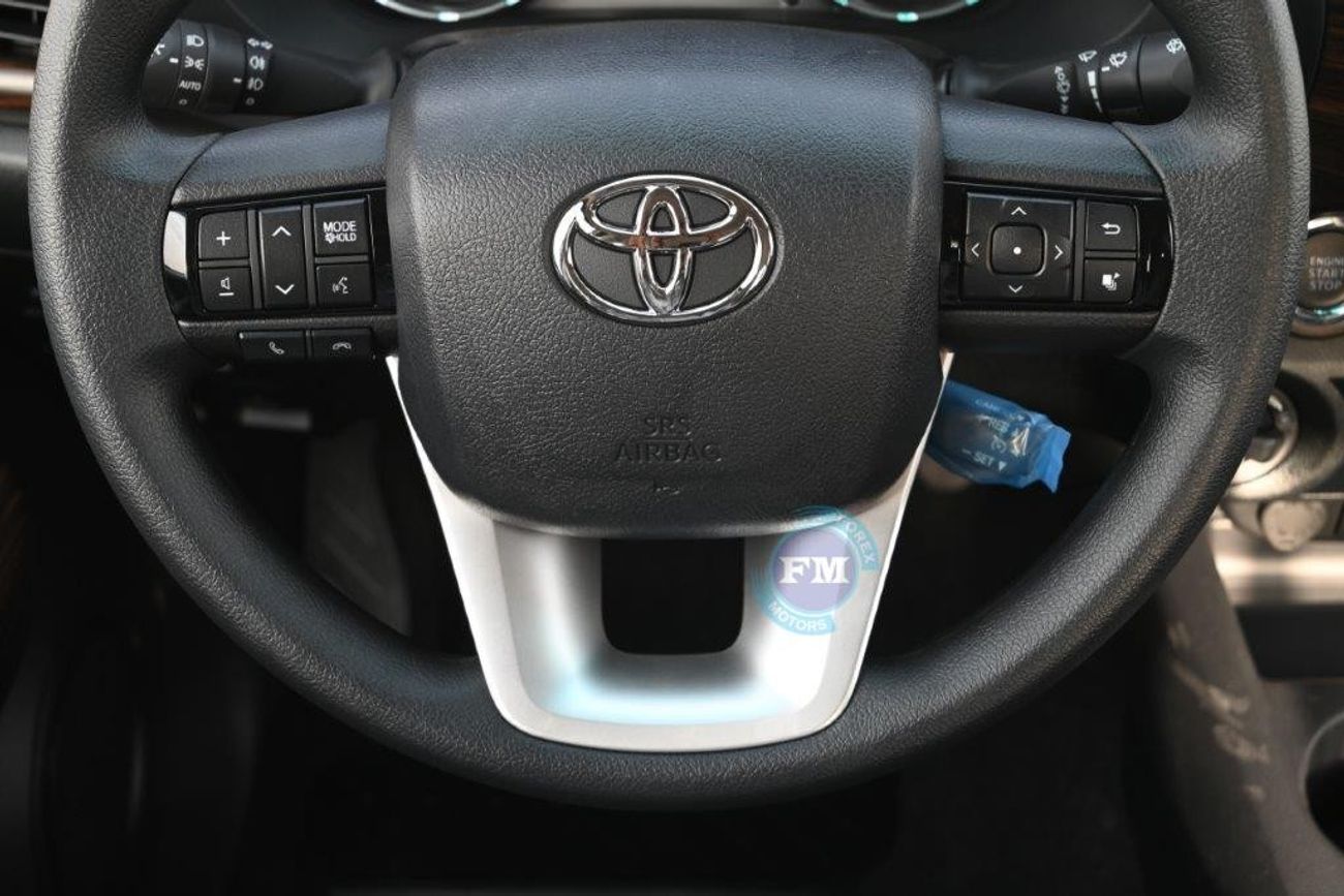 تويوتا هيلوكس Double Cab Pickup VX 4.0L Petrol 4X4 Automatic