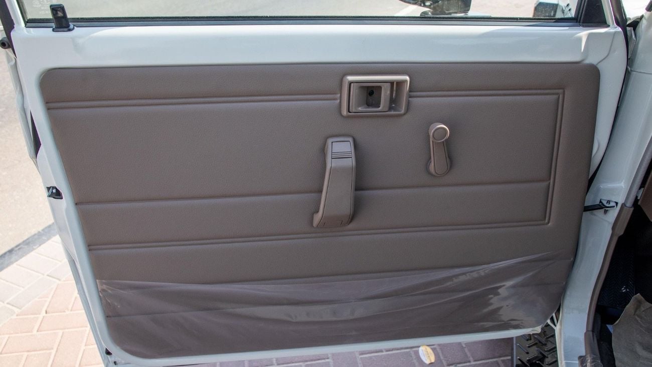 Toyota Land Cruiser 70 Toyota Land Cruiser 78 series 4.0L M/T