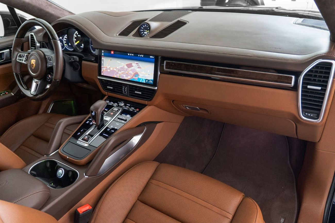 Porsche Cayenne 2020 Porsche Cayenne Coupe Turbo S E Hybrid / Porsche Warranty