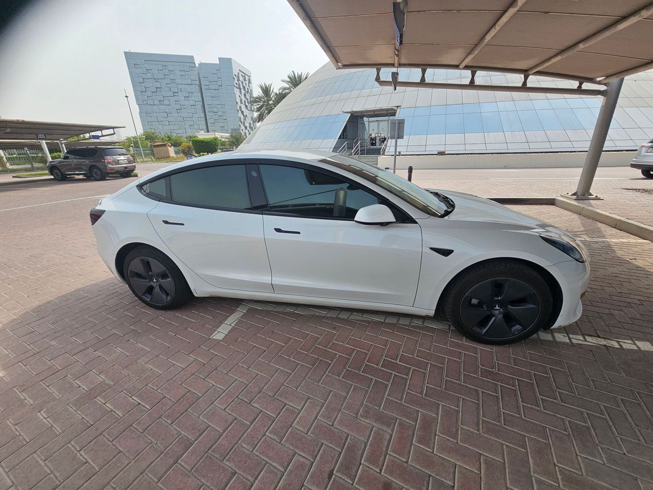 Tesla Model 3 LONG RANGE