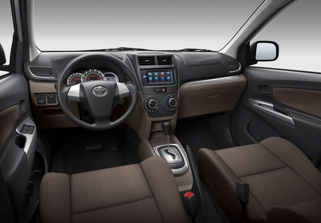 Toyota Avanza interior - Cockpit