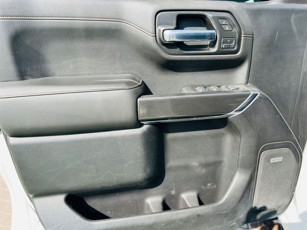 جي أم سي سييرا 5.3L V8 SLT Crew Cab (AWD)