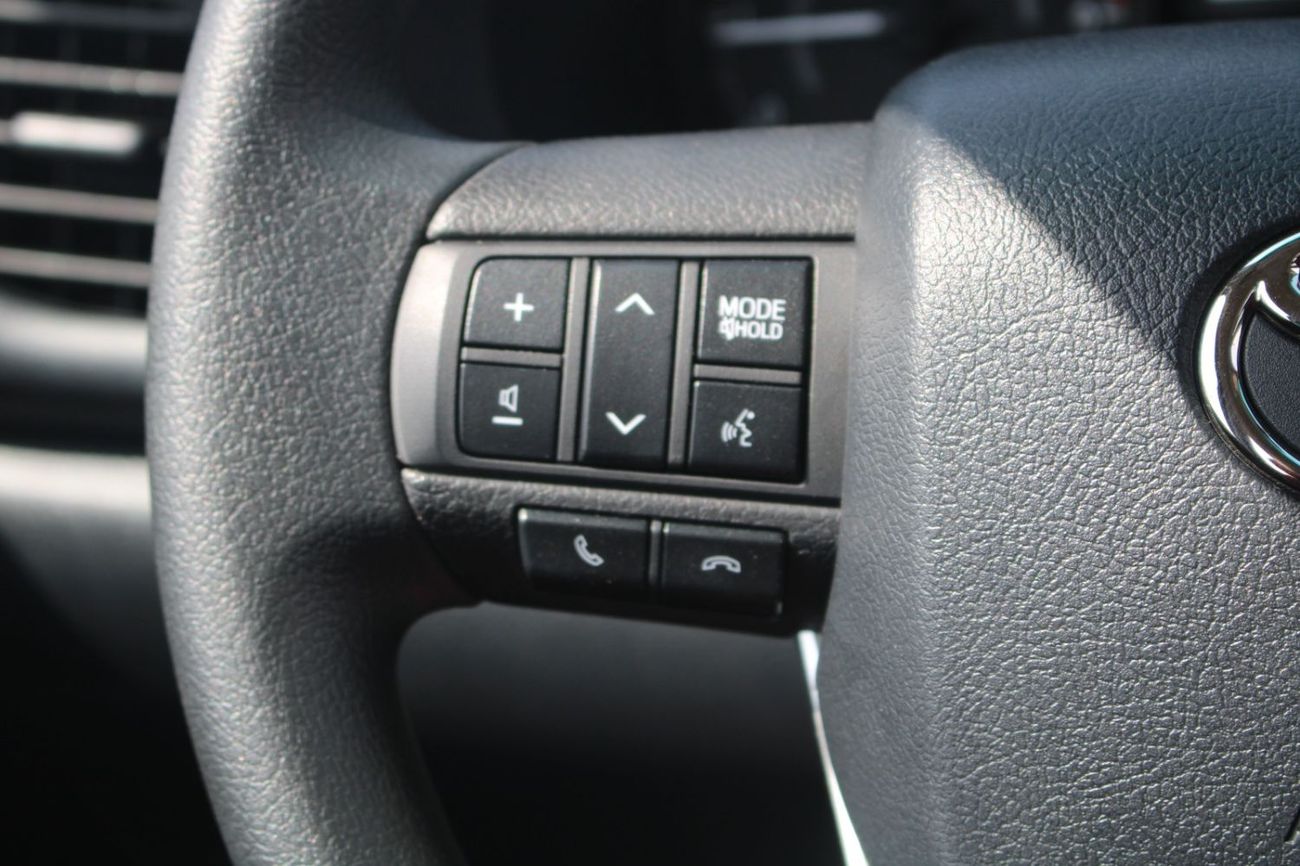 تويوتا هيلوكس TOYOTA HILUX 2.4L DIESEL 4WD DOUBLE CAB DLX-G MANUAL