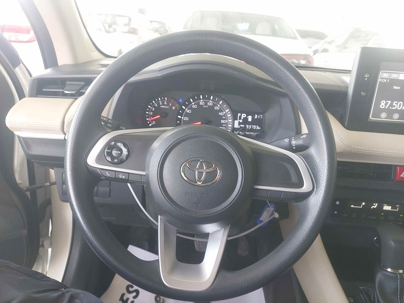 تويوتا يارس E 1.5 | بدون دفعة مقدمة | اختبار القيادة في المنزل