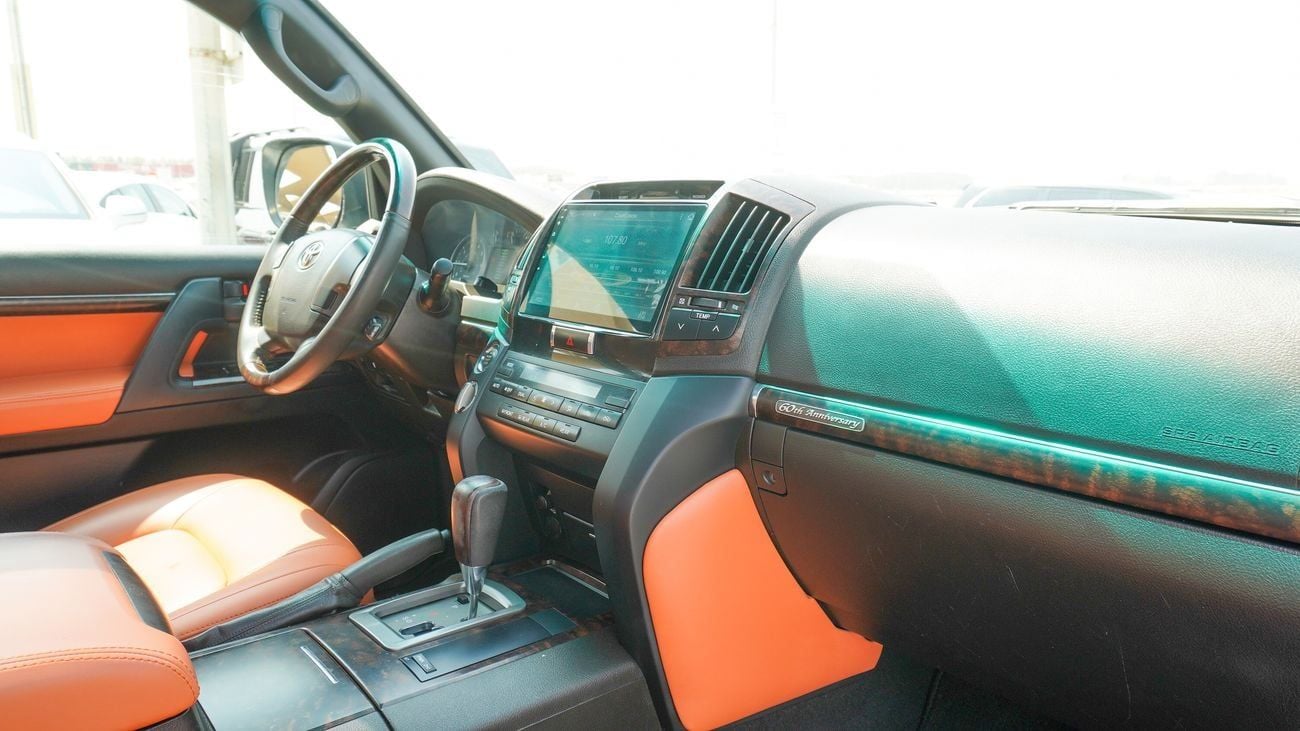 Toyota Land Cruiser GXR V8