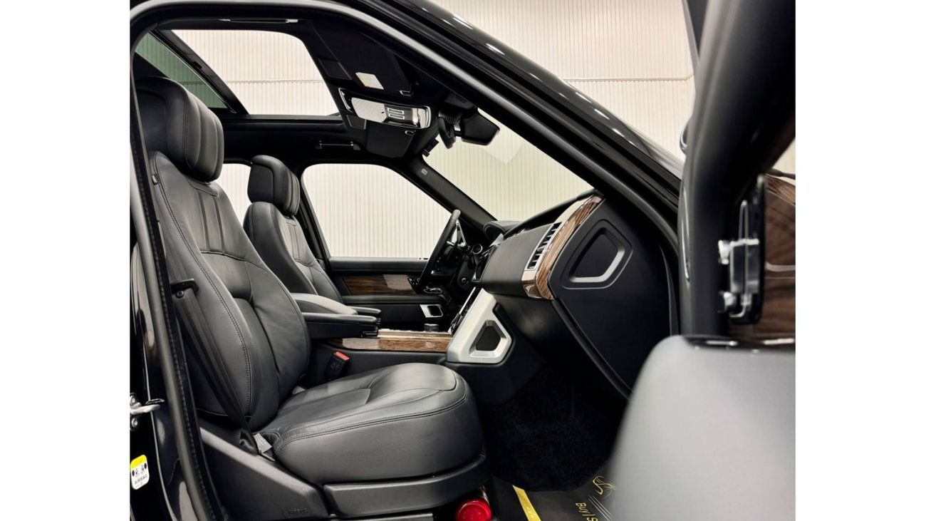 Land Rover Range Rover 2022 Range Rover Vogue P360 HSE, March 2027 Range Rover Warranty + Service Pack, Low Kms, GCC